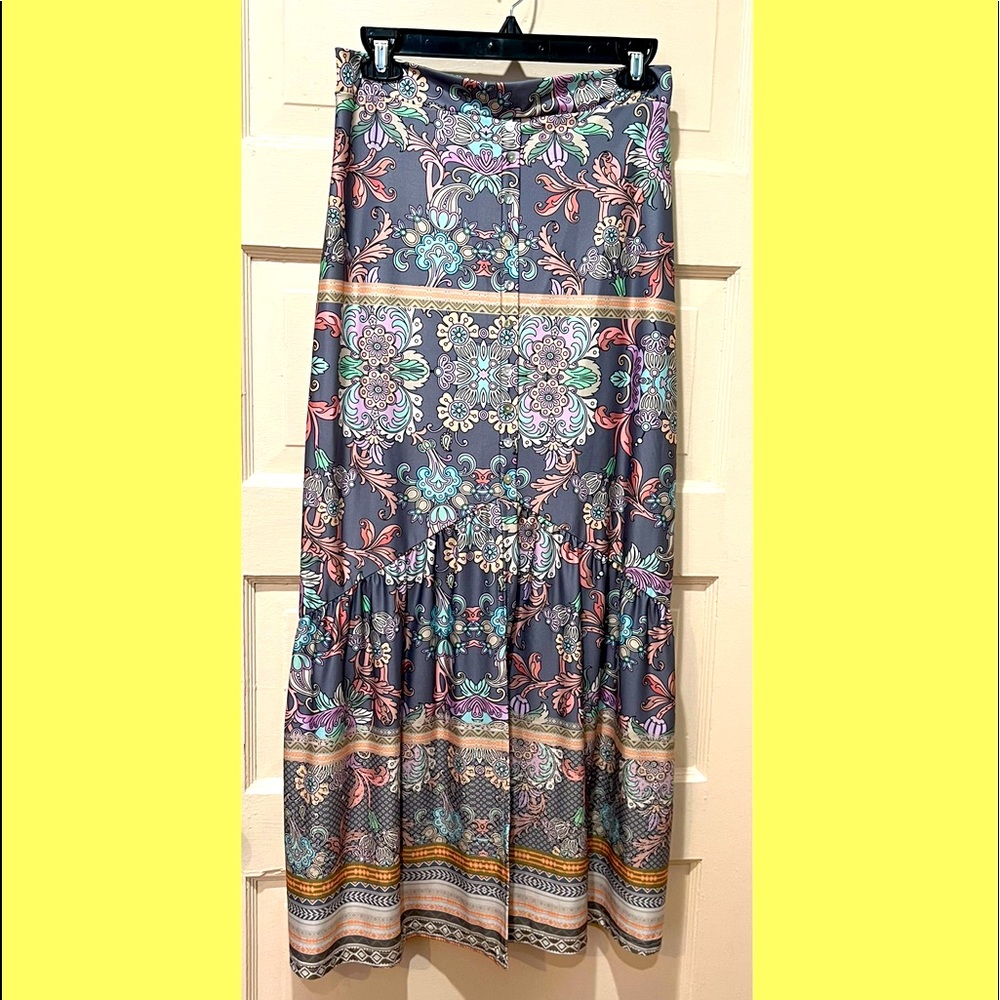 Beautiful midi maxi  Skirt Medium